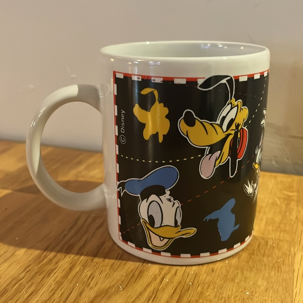 Characters Mug - Picture 4 of 6